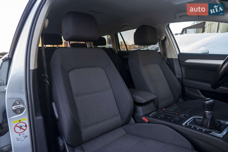 Універсал Volkswagen Passat 2018 в Києві фото 32 Універсал Volkswagen Passat 2018 в Києві