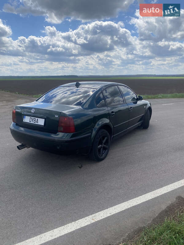 Седан Volkswagen Passat 1998 в Борисполе