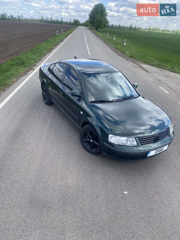 Седан Volkswagen Passat 1998 в 