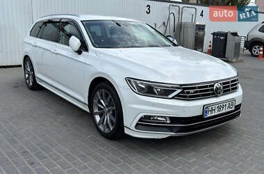 Универсал Volkswagen Passat 2017 в Одессе