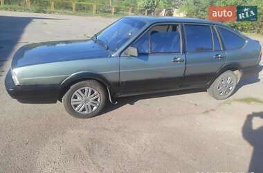 Хетчбек Volkswagen Passat 1987 в 