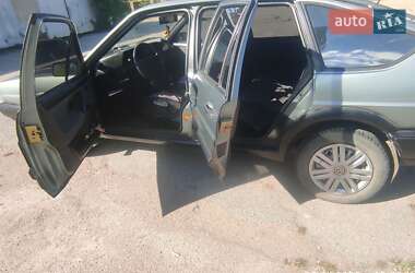 Хетчбек Volkswagen Passat 1987 в 