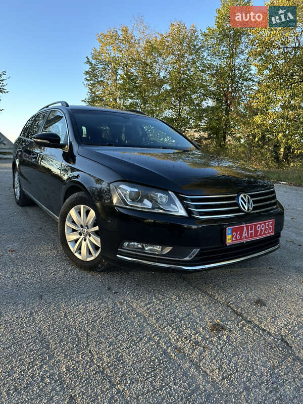Універсал Volkswagen Passat 2013 в Кельменцях