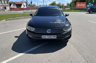 Седан Volkswagen Passat 2015 в 