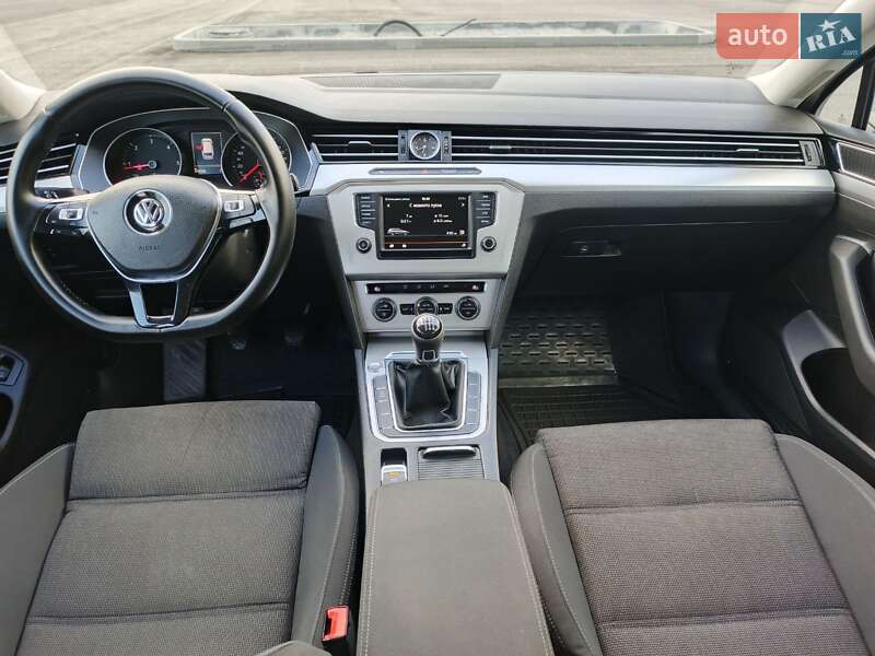 Універсал Volkswagen Passat 2015 в Чернігові