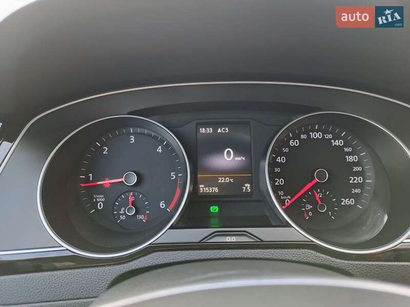 Універсал Volkswagen Passat 2015 в Чернігові