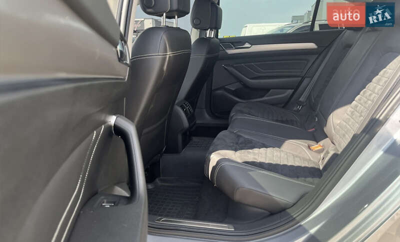Седан Volkswagen Passat 2019 в Сваляве