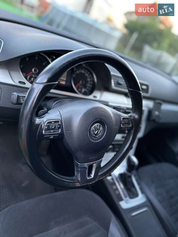 Универсал Volkswagen Passat 2012 в Тячеве