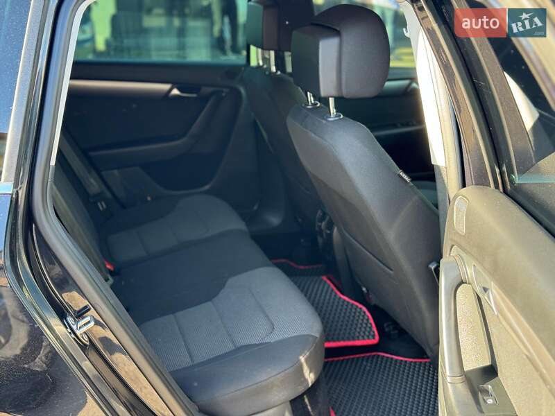 Універсал Volkswagen Passat 2011 в Вінниці