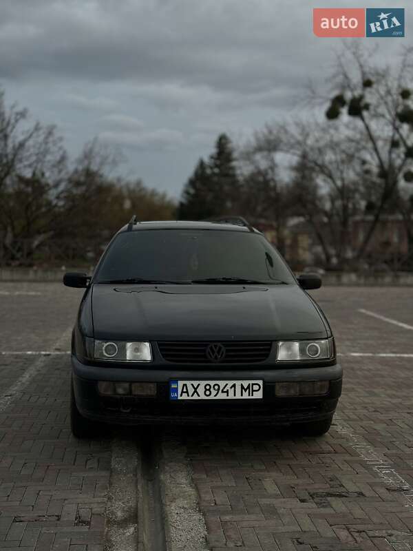 Универсал Volkswagen Passat 1995 в 