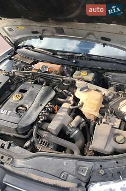 Седан Volkswagen Passat 2002 в 