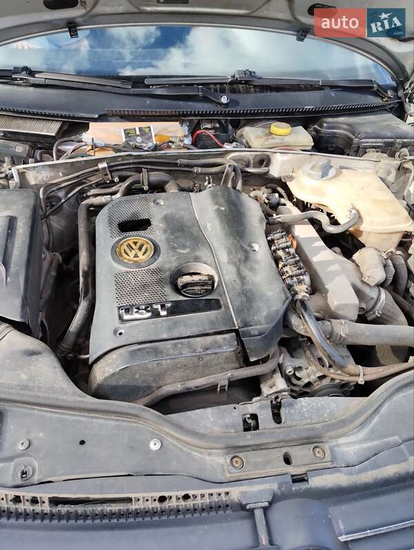 Седан Volkswagen Passat 2002 в Сумах