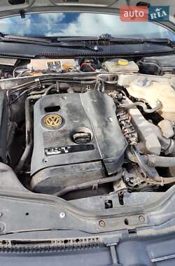 Седан Volkswagen Passat 2002 в 