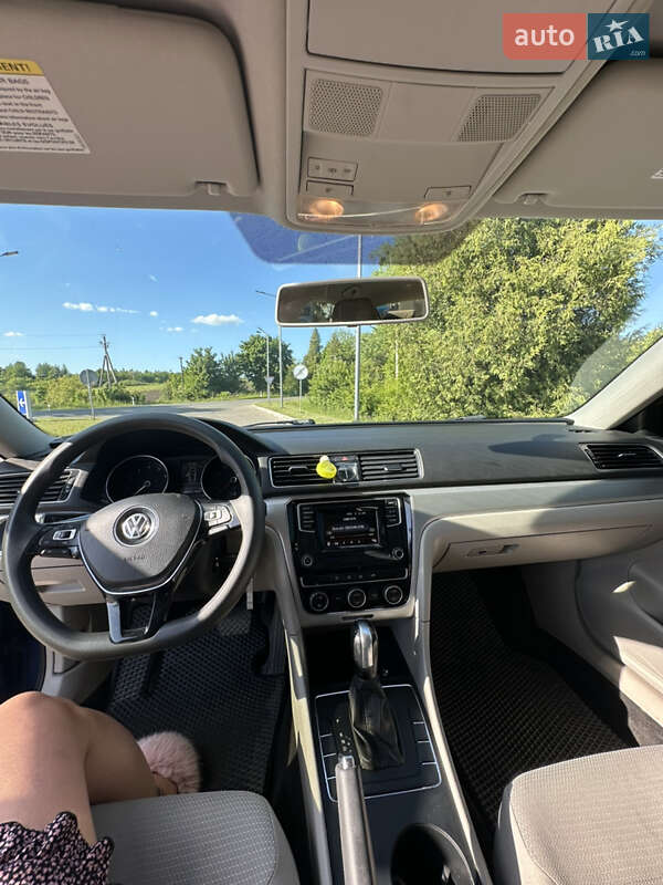 Седан Volkswagen Passat 2016 в Рудки