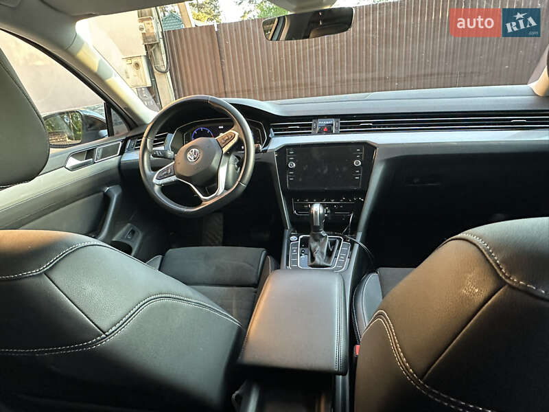 Универсал Volkswagen Passat 2020 в Бродах
