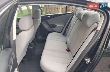 Седан Volkswagen Passat 2005 в 