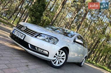 Седан Volkswagen Passat 2014 в Луцке