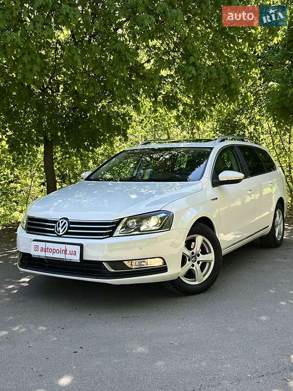 Универсал Volkswagen Passat 2012 в 