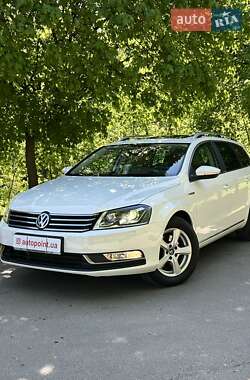 Универсал Volkswagen Passat 2012 в 