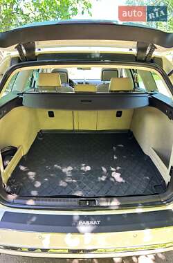 Универсал Volkswagen Passat 2012 в 