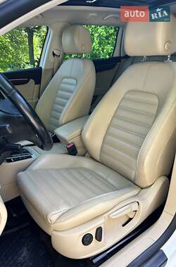 Универсал Volkswagen Passat 2012 в 