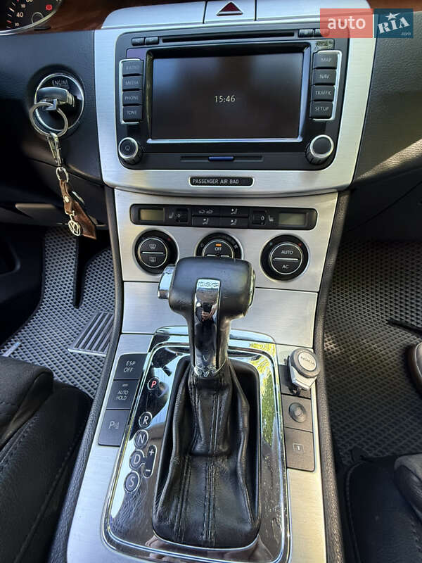 Седан Volkswagen Passat 2008 в Чернівцях