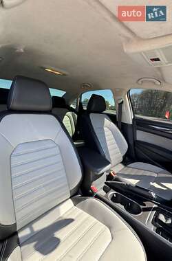 Седан Volkswagen Passat 2015 в 