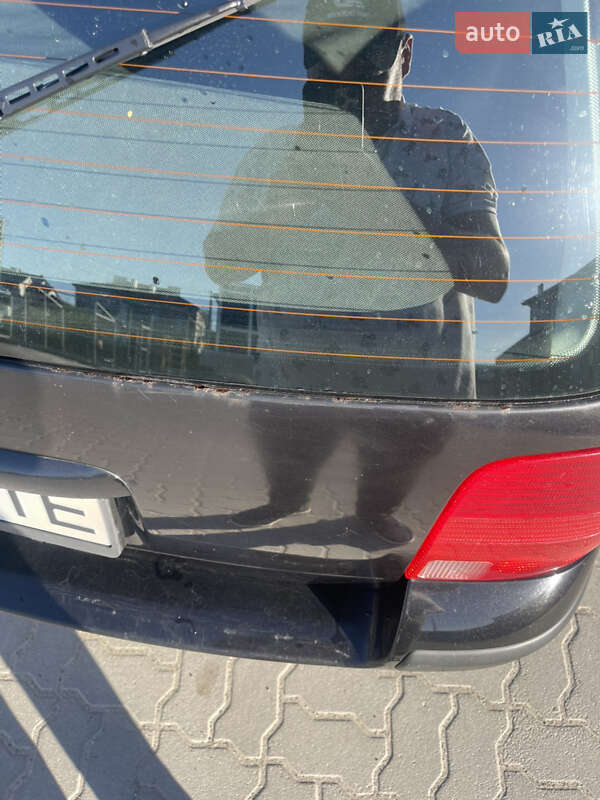 Универсал Volkswagen Passat 1999 в Золочеве