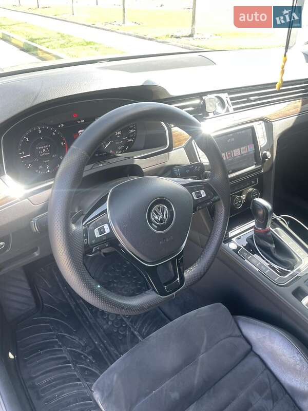 Седан Volkswagen Passat 2017 в Києві фото 6 Седан Volkswagen Passat 2017 в Києві