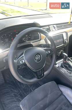 Седан Volkswagen Passat 2017 в 