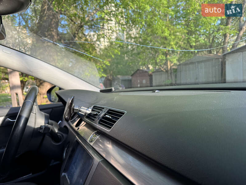 Универсал Volkswagen Passat 2012 в Киеве