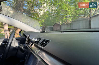 Універсал Volkswagen Passat 2012 в 