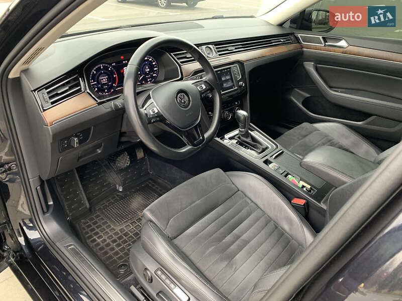 Седан Volkswagen Passat 2017 в Хмельницькому