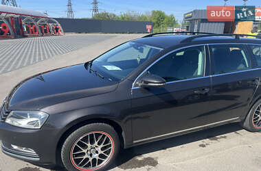 Універсал Volkswagen Passat 2010 в 