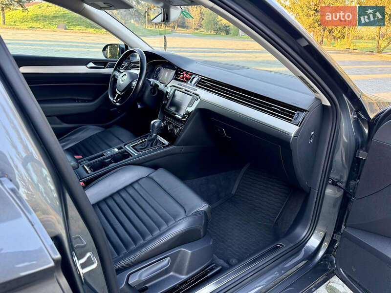Универсал Volkswagen Passat 2015 в Дубно