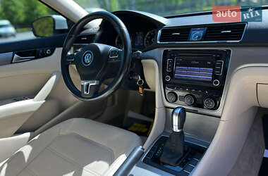 Седан Volkswagen Passat 2014 в 