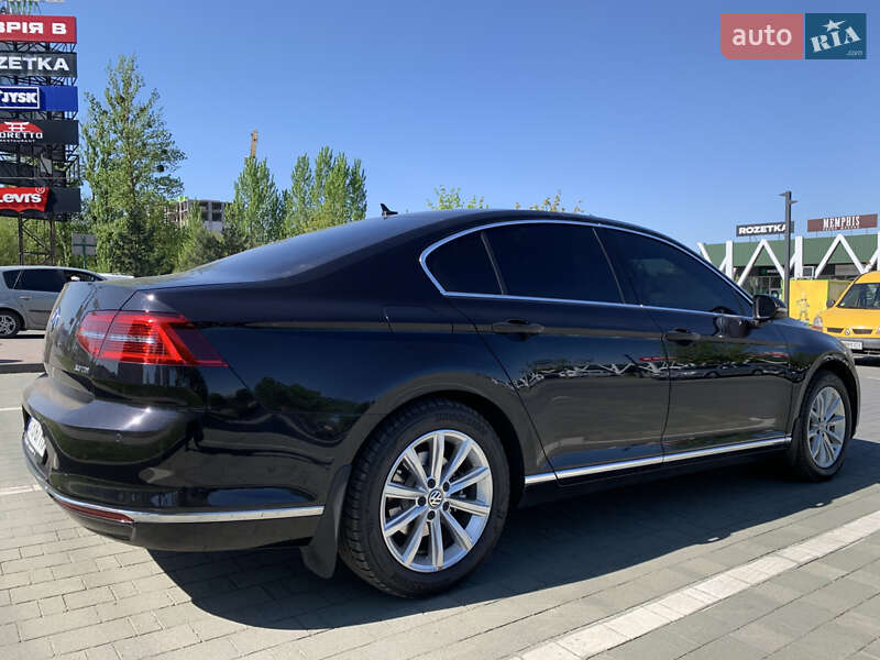 Седан Volkswagen Passat 2017 в Хмельницькому