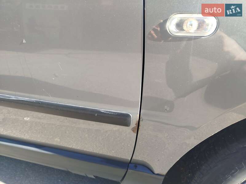 Універсал Volkswagen Passat 2003 в Києві