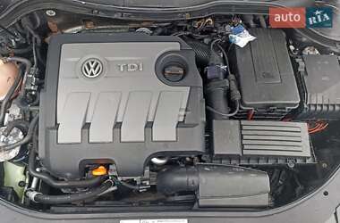 Седан Volkswagen Passat 2012 в 