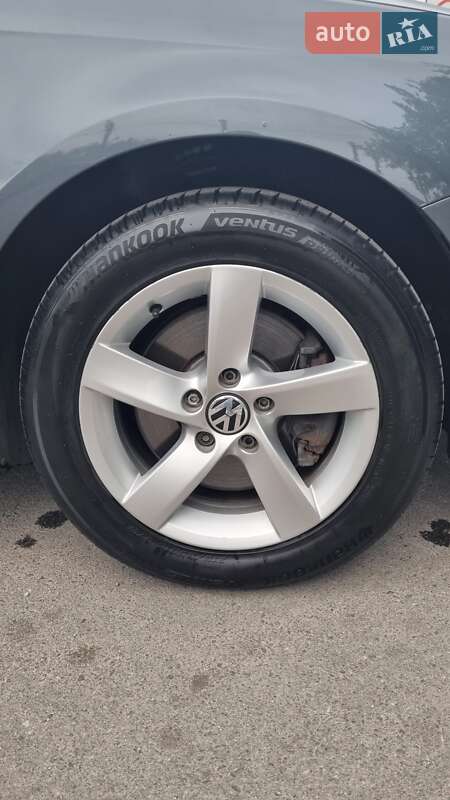 Універсал Volkswagen Passat 2011 в Києві