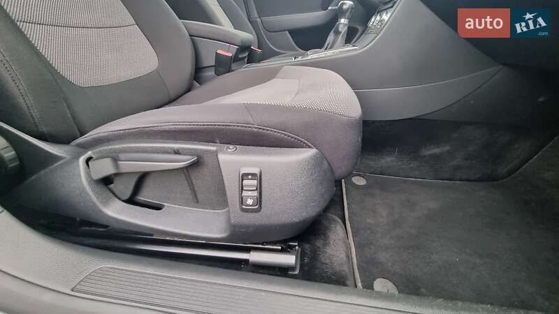 Універсал Volkswagen Passat 2011 в Києві