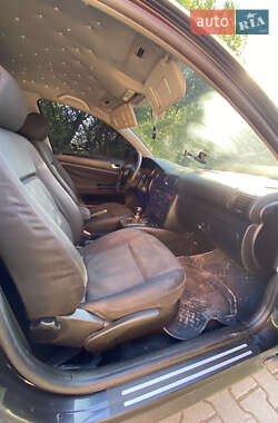 Універсал Volkswagen Passat 2001 в 