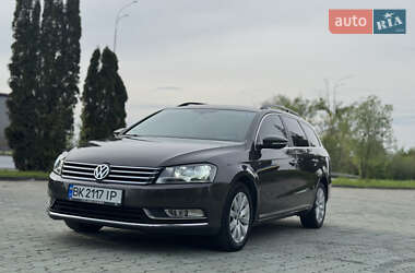 Універсал Volkswagen Passat 2012 в 