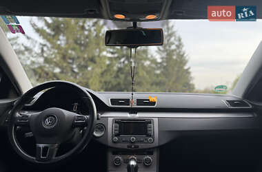 Універсал Volkswagen Passat 2012 в 