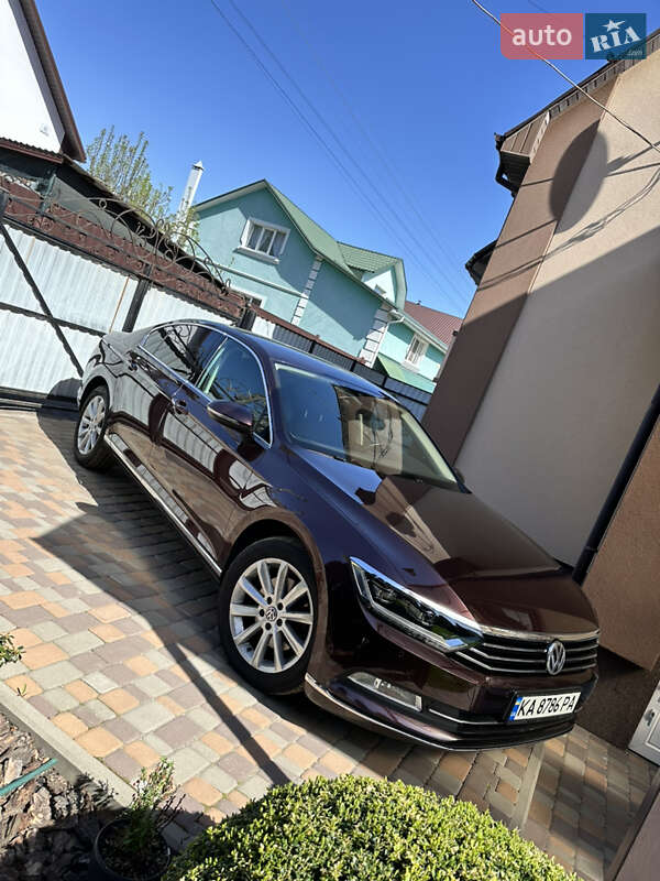 Седан Volkswagen Passat 2015 в 