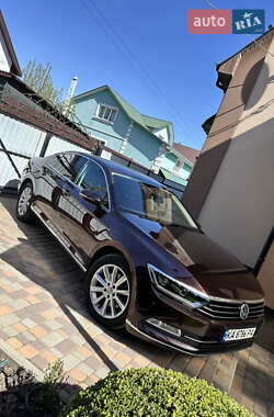 Седан Volkswagen Passat 2015 в 