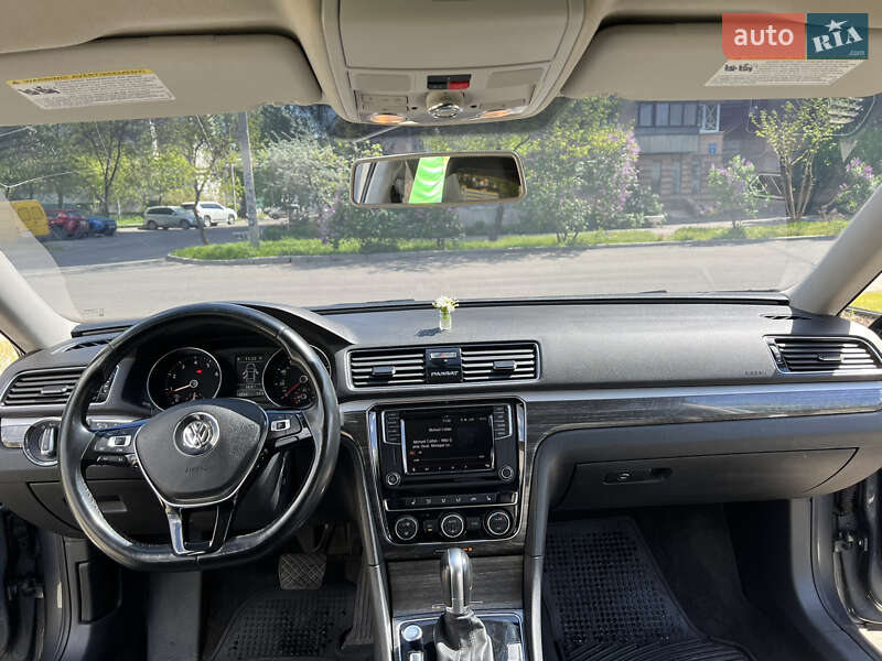 Седан Volkswagen Passat 2018 в Харькове