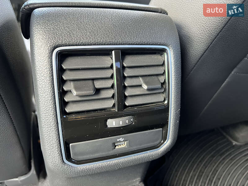 Седан Volkswagen Passat 2018 в Харькове