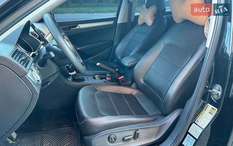 Седан Volkswagen Passat 2016 в Черновцах