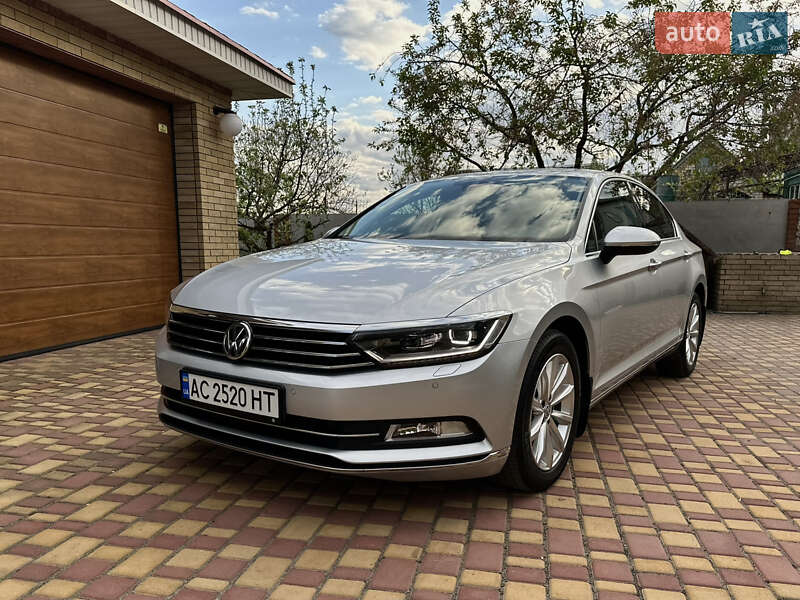 Седан Volkswagen Passat 2017 в Новой Водолаге